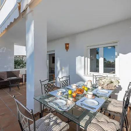 Increible Piso 4 Dorm, Terraza, Parking & Pool * Marbella