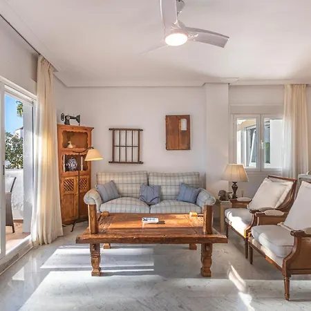 Increible Piso 4 Dorm, Terraza, Parking & Pool * Marbella