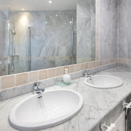 Apartment Increible Piso 4 Dorm, Terraza, Parking & Pool *