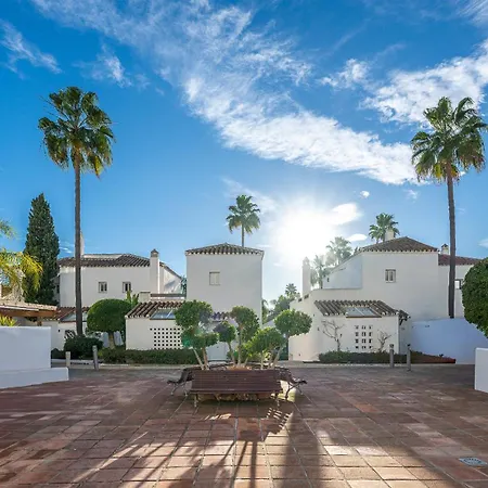 Increible Piso 4 Dorm, Terraza, Parking & Pool Marbella
