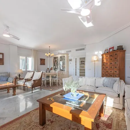 Increible Piso 4 Dorm, Terraza, Parking & Pool Apartment *