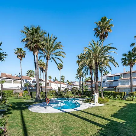 Increible Piso 4 Dorm, Terraza, Parking & Pool * Marbella