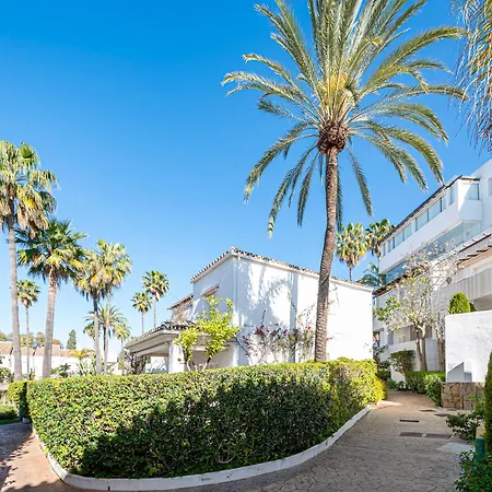 Increible Piso 4 Dorm, Terraza, Parking & Pool Apartment *